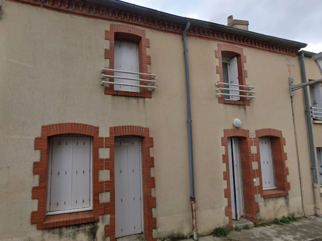 49_beaupreau en auges_place de l'église 2.png