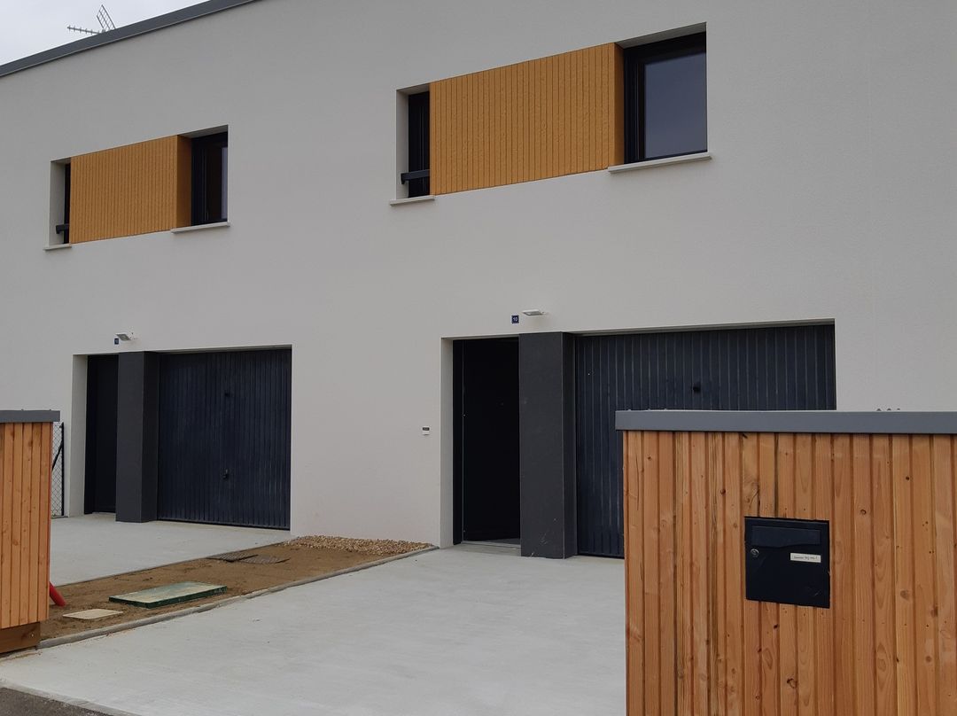 72_Guecelard_Rue Madeleine Bres.jpg